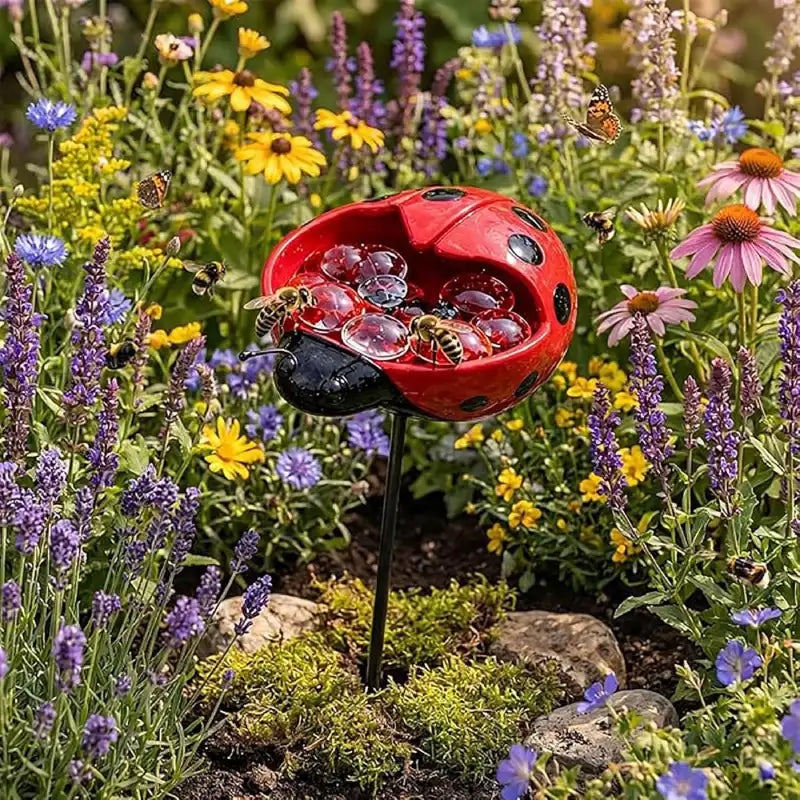 Handgefertigte Insektentränke Gartenstecker: Wetterfeste Bienentränke im 3er-Set für Beete & Rasen