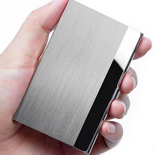 Visitenkartenetui aus Edelstahl in Silber Hochwertiges Metall Visitenkartenbeutel für Herren und Damen Elegantes Business Kartenetui für den professionellen Auftritt