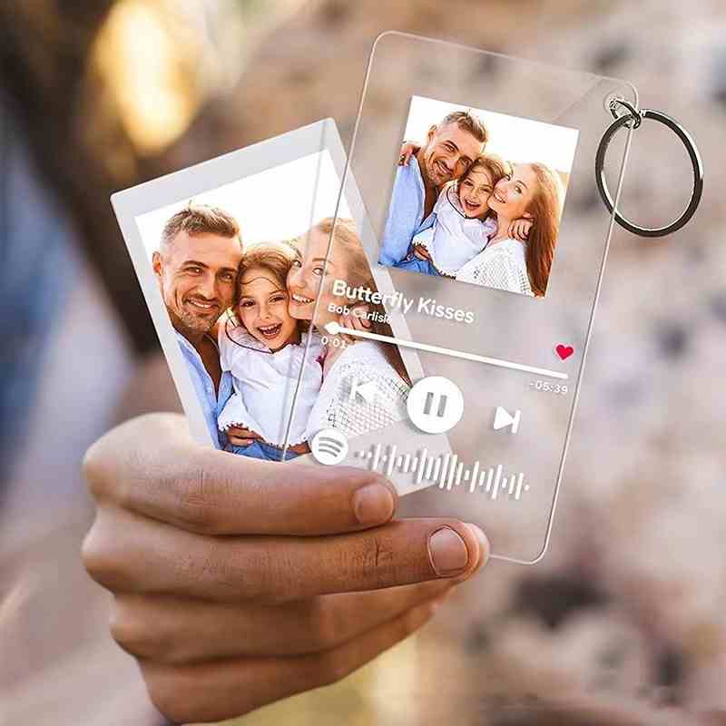 Personalisierter Acryl Musik Schlüsselanhänger mit Foto Individuelles Spotify Design mit QR Code Kreatives Fotogeschenk für besondere Momente