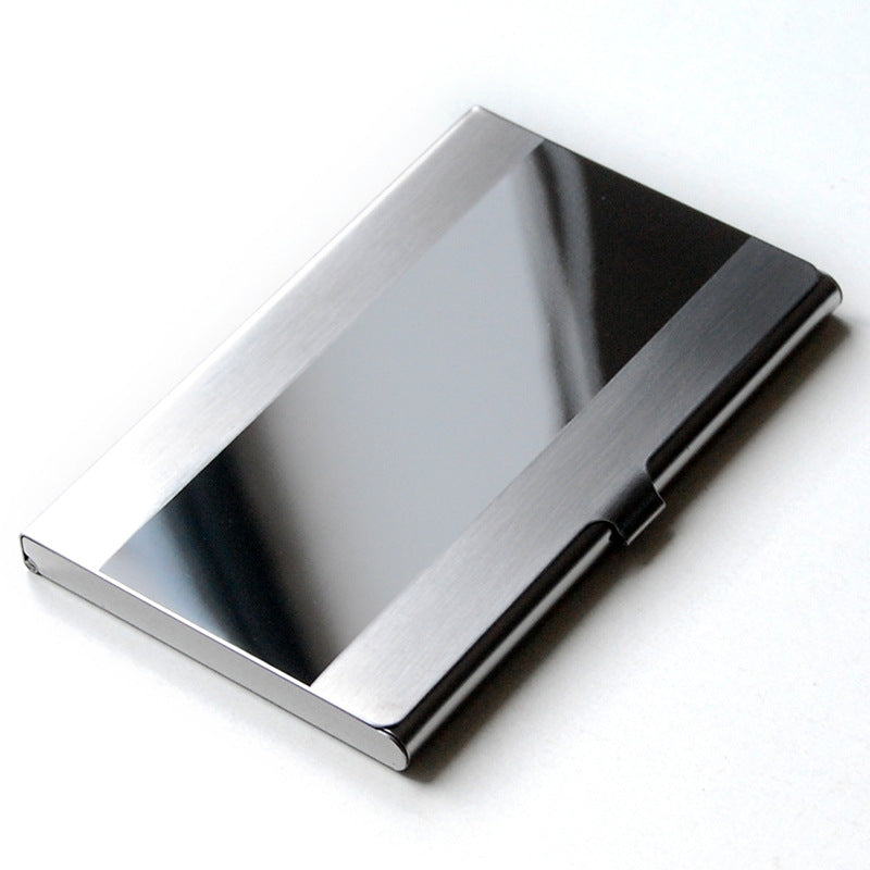 Visitenkartenetui aus Edelstahl in Silber Hochwertiges Metall Visitenkartenbeutel für Herren und Damen Elegantes Business Kartenetui für den professionellen Auftritt