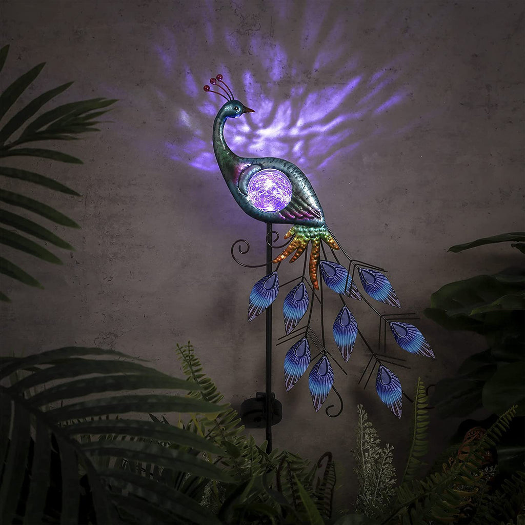 Dekorative Solar Gartenfigur Pfau mit LED Beleuchtung Wetterfester Gartenstecker aus Schmiedeeisen Stimmungsvolles Licht für Terrasse und Rasen Bunt