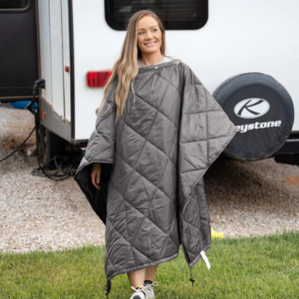 4-in-1 Outdoor Picknickdecke – Wasserabweisende Steppdecke & Tragbares Cape – Multifunktionaler Schlafsack-Ersatz – Warme Campingdecke für Wandern, Stadion & Reisen