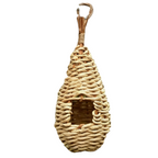 Handgefertigter Vogelfutterspender aus Stroh und Maisblatt – Natürliches Vogelnest