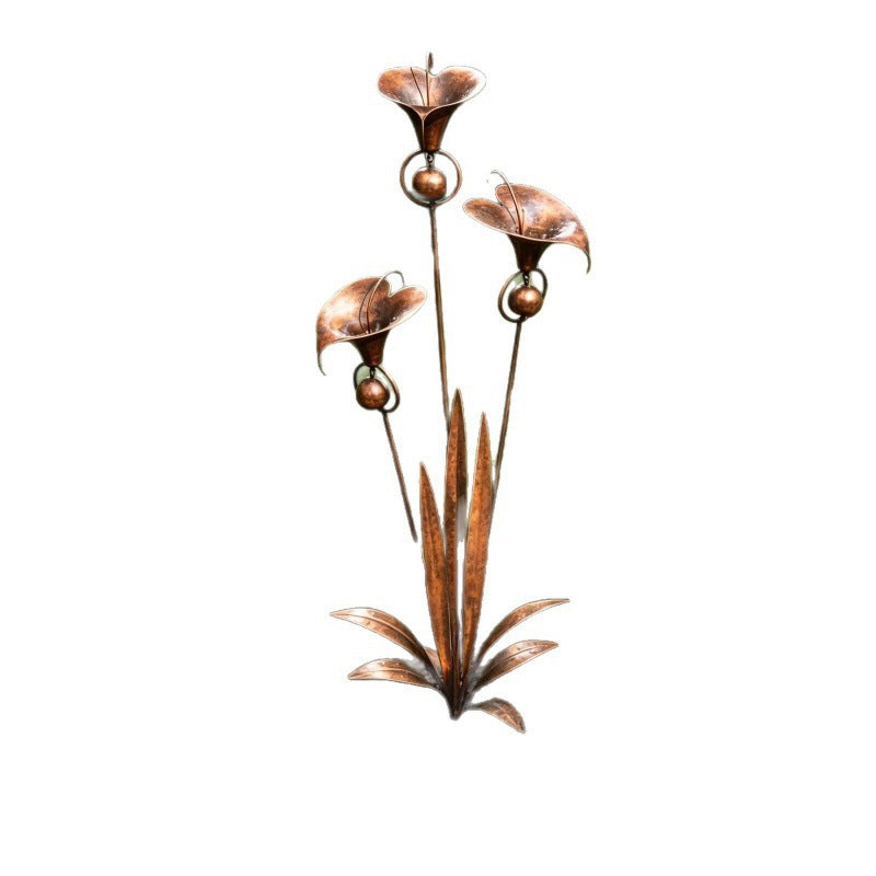 Handgefertigter Gartenstecker aus Kupfer im Calla-Design mit Windspiel – Rustikaler Metall-Blumenstecker für Garten, Beet & Terrasse