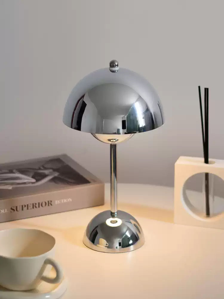 Nordic Style Tischlampe – Minimalistische skandinavische Leuchte für stilvolles Wohnen