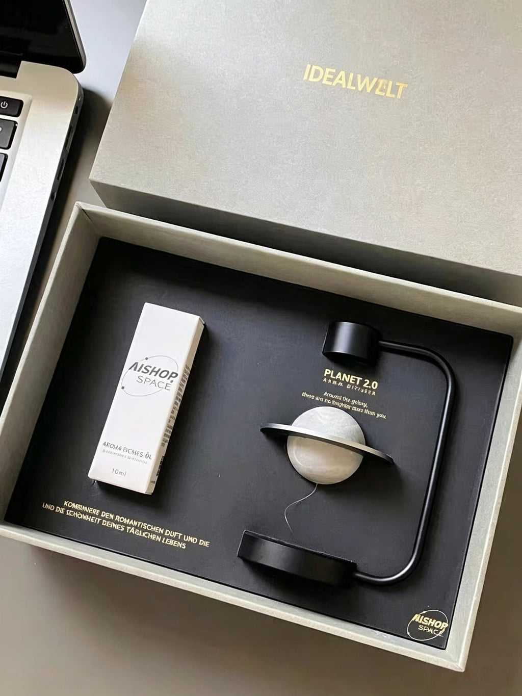 Planet 2.0 Aromatherapie Diffusor Set – Schwebender Planeten-Duftstein mit Ätherischem Öl (10ml) – Kosmisches Design-Geschenk für Home Office & Deko