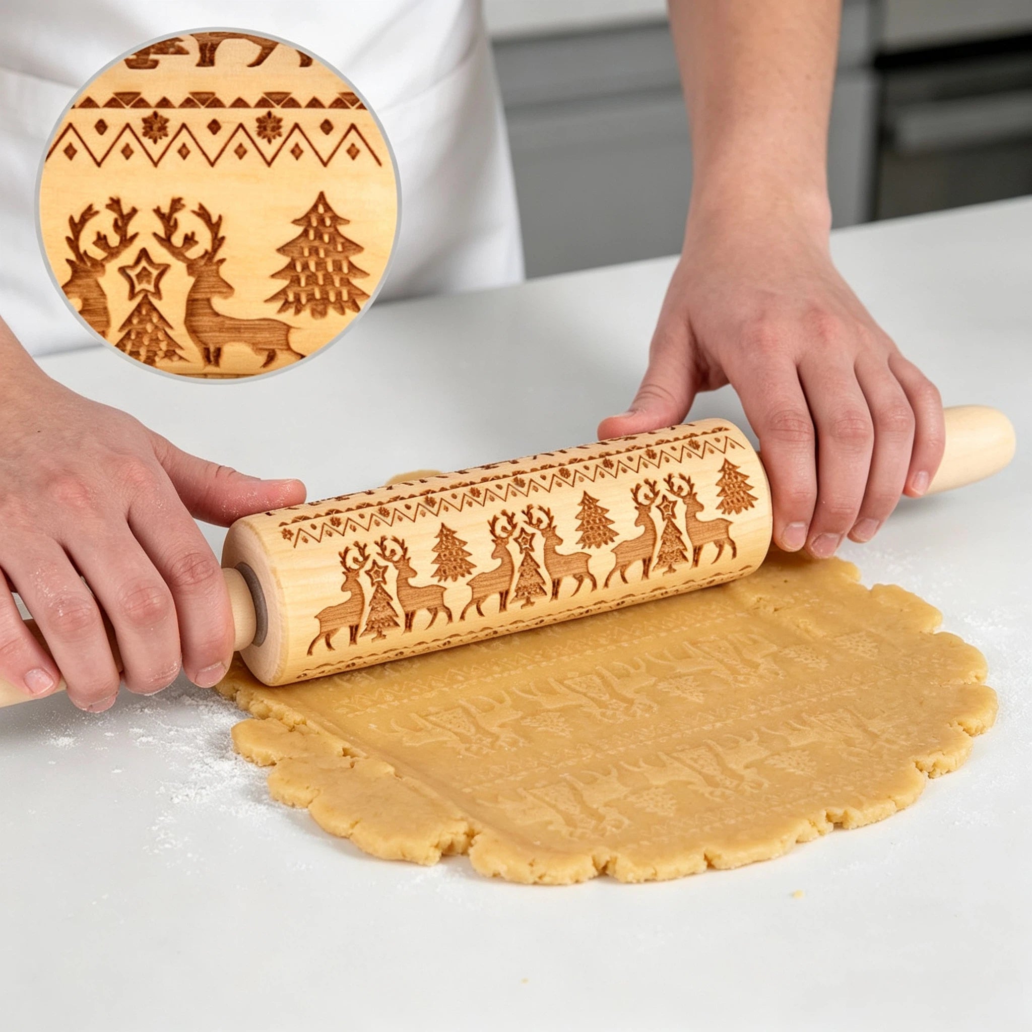 Weihnachts Nudelholz mit Muster aus Holz – Gravierte Teigrolle mit Rentier & Tannenbaum Prägung – 35cm Kekse Teigroller für Weihnachtsgebäck, Plätzchen, Fondant & Backen – Geschenkidee