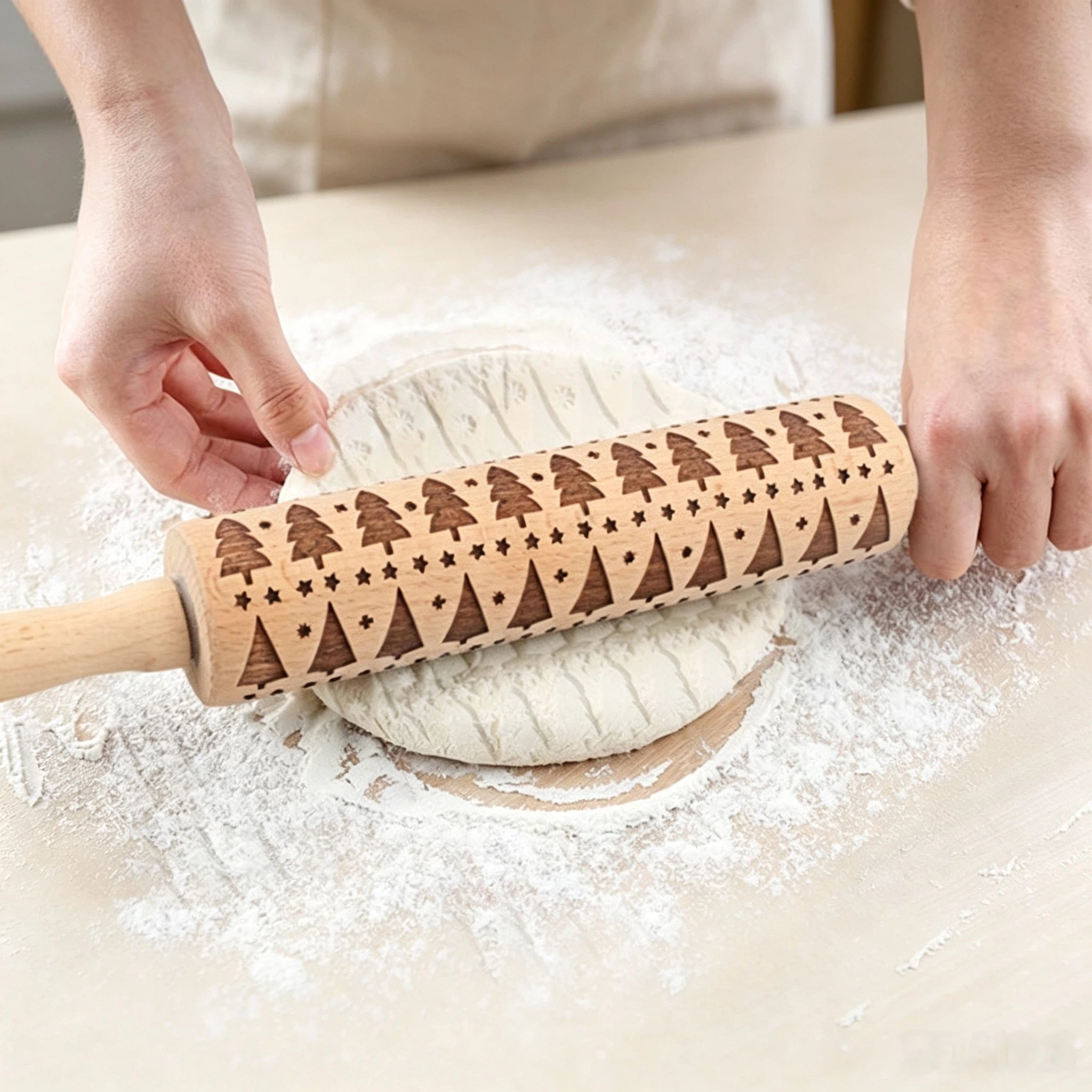 Weihnachts Nudelholz mit Muster aus Holz – Gravierte Teigrolle mit Rentier & Tannenbaum Prägung – 35cm Kekse Teigroller für Weihnachtsgebäck, Plätzchen, Fondant & Backen – Geschenkidee