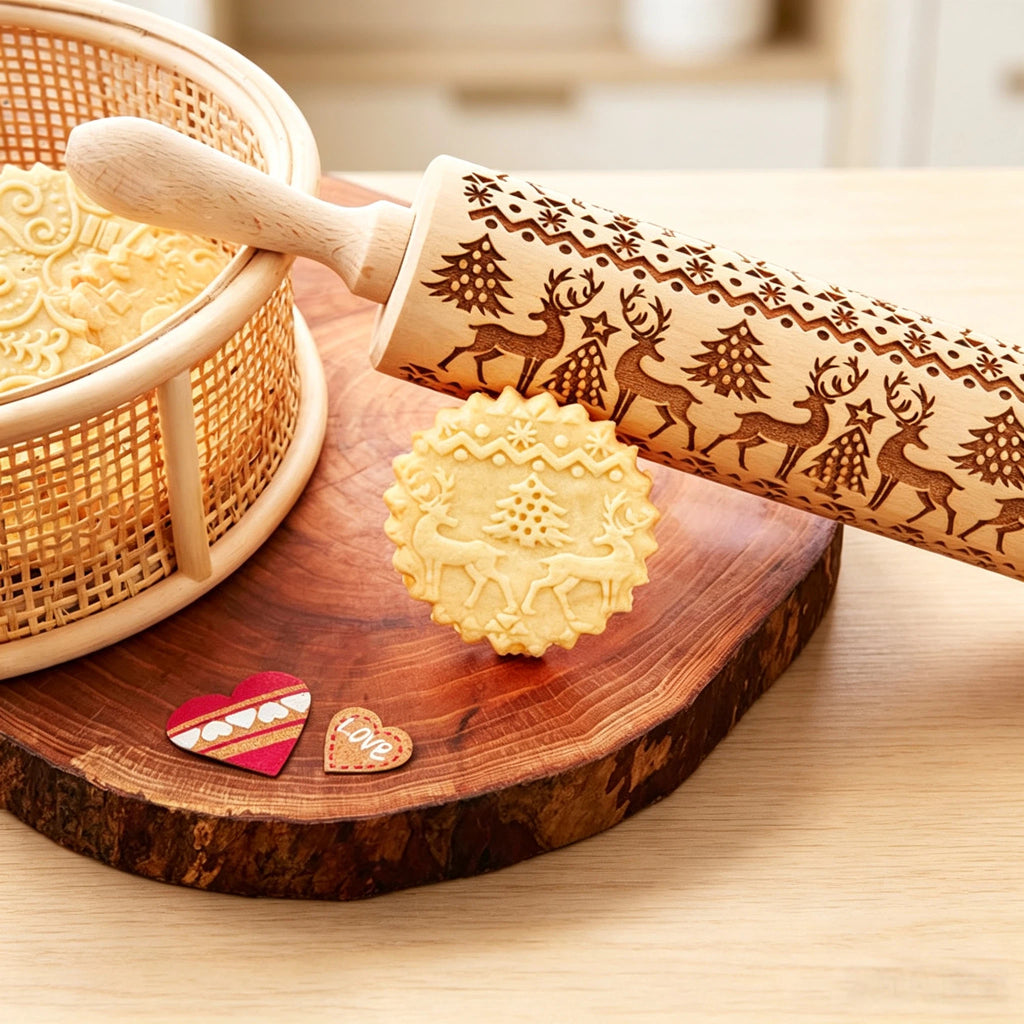 Weihnachts Nudelholz mit Muster aus Holz – Gravierte Teigrolle mit Rentier & Tannenbaum Prägung – 35cm Kekse Teigroller für Weihnachtsgebäck, Plätzchen, Fondant & Backen – Geschenkidee