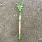 Garten Laubrechen mit abnehmbarem Kunststoffkopf – Holzstiel Laubbesen für Rasen, Hof & Outdoor Reinigung