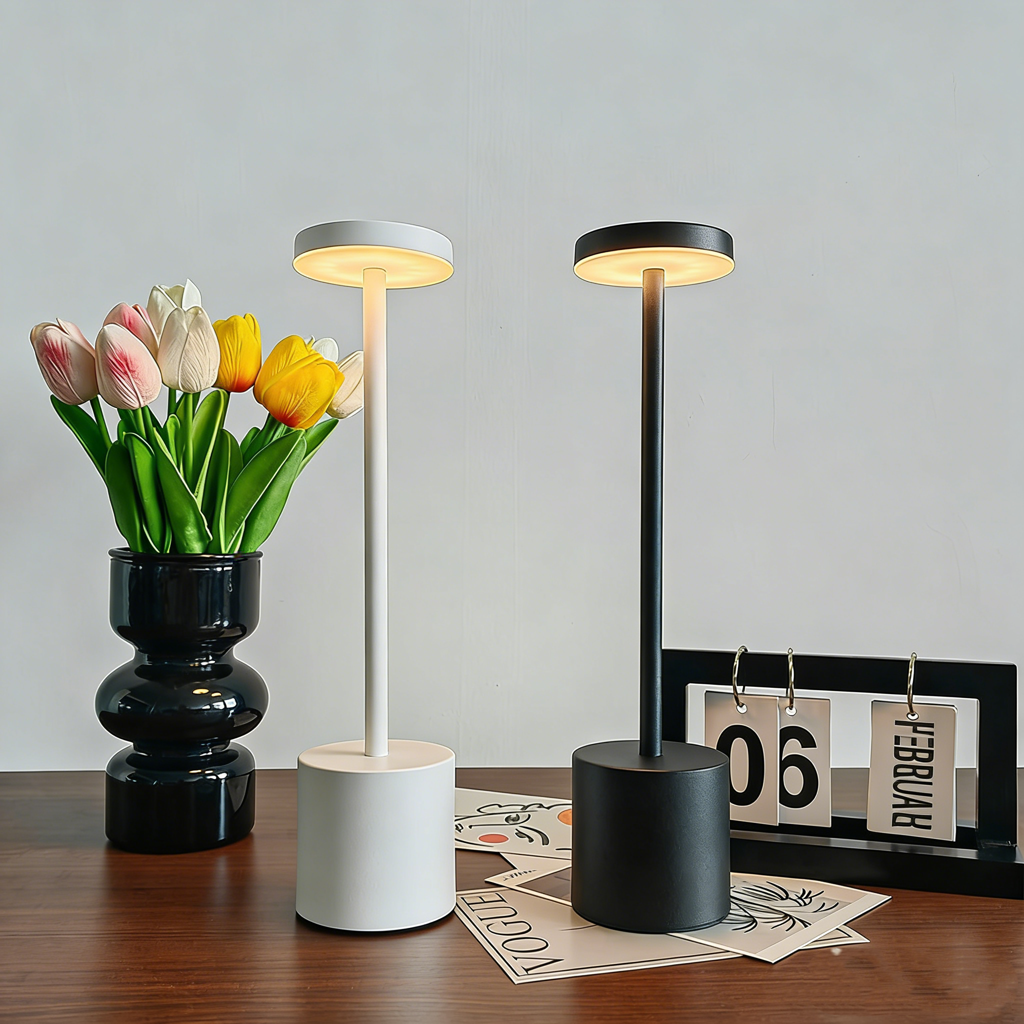Kabellose LED Tischlampe aus Metall – Dimmbare Nachttischlampe mit Touch-Steuerung – Wiederaufladbare Akku-Tischleuchte mit USB – Tragbare Ambientebeleuchtung für Außen & Innen