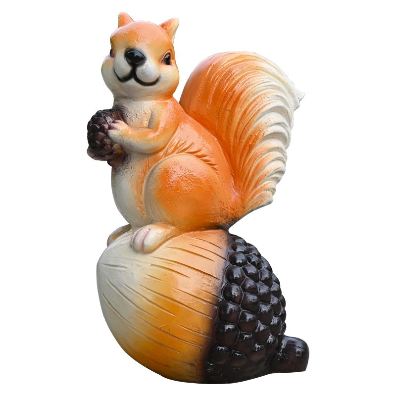 Lebensechte Eichhörnchen Gartenfigur – Wetterfeste Baumdeko aus Kunstharz – Realistische Tierfigur für Garten & Terrasse