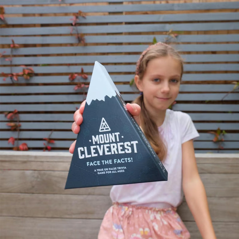Mount Cleverest Kartenspiel – Das lustige Familienspiel für Jung & Alt – Perfektes Party-Spiel für gesellige Abende – Einfache Regeln & Großer Spielspaß – Geschenkidee