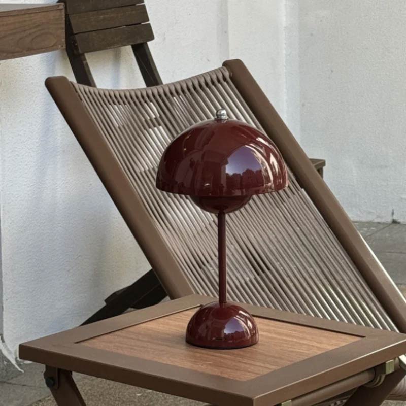 Nordic Style Tischlampe – Minimalistische skandinavische Leuchte für stilvolles Wohnen