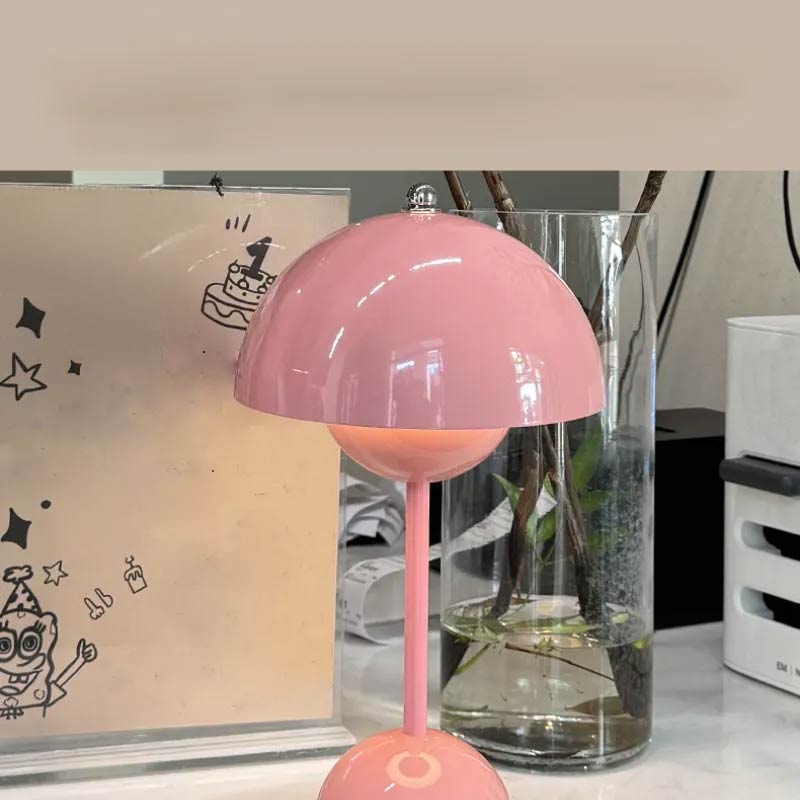 Nordic Style Tischlampe – Minimalistische skandinavische Leuchte für stilvolles Wohnen